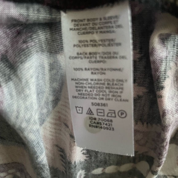 LOFT  Patterned top new without tags - Picture 6 of 7